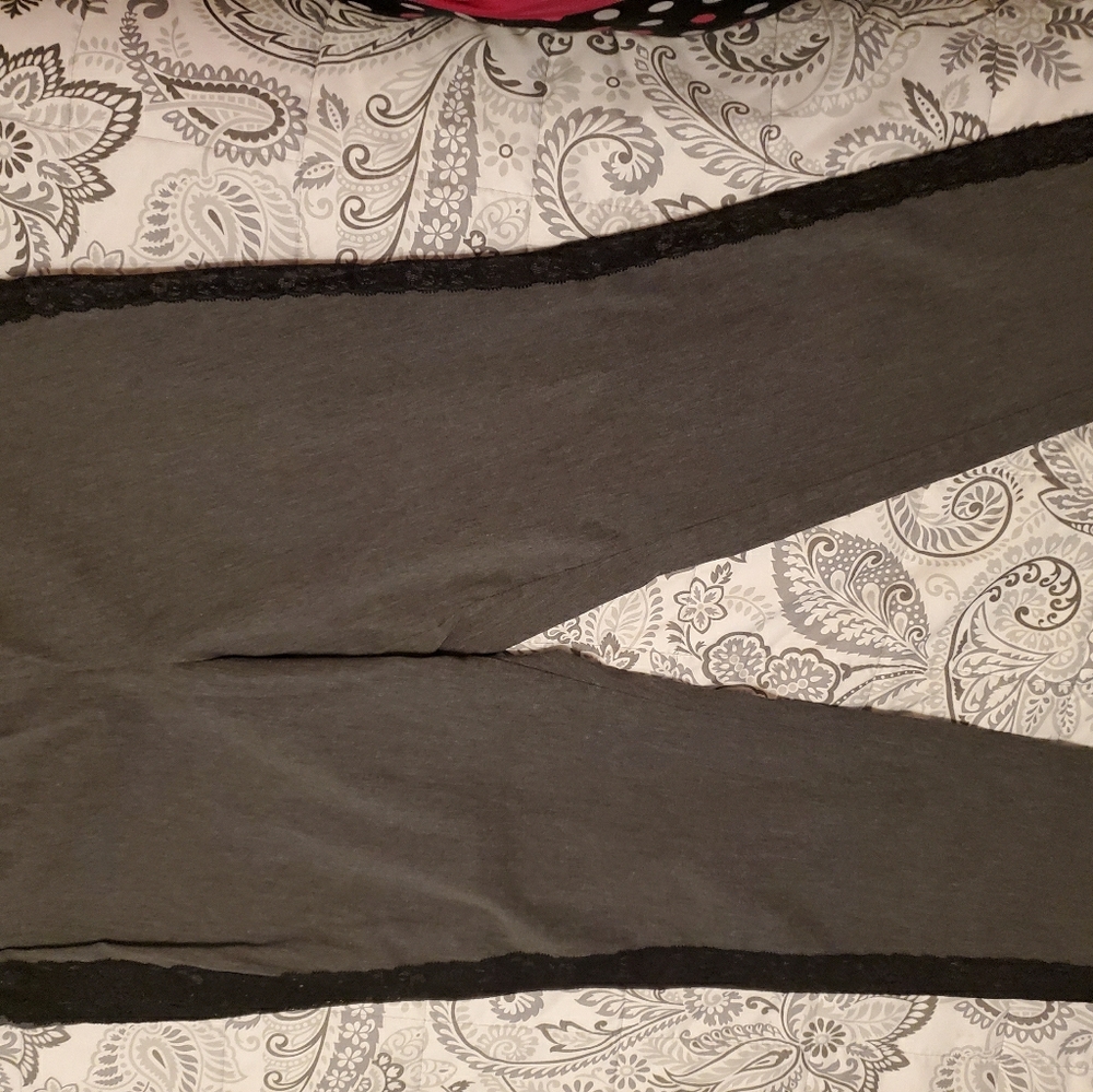 Torrid 3 grey capris